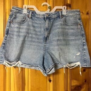 American Eagle mom shorts